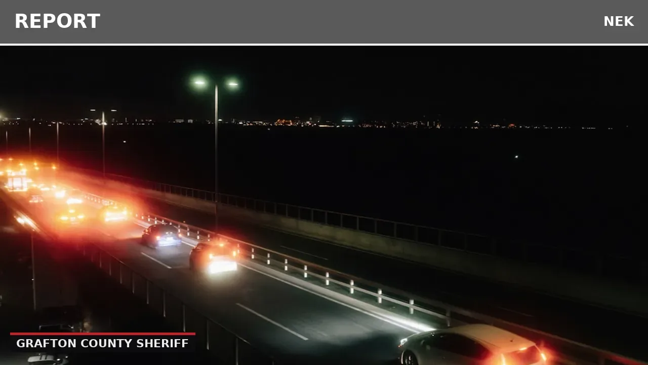 Disabled vehicle on I-93 in Franconia