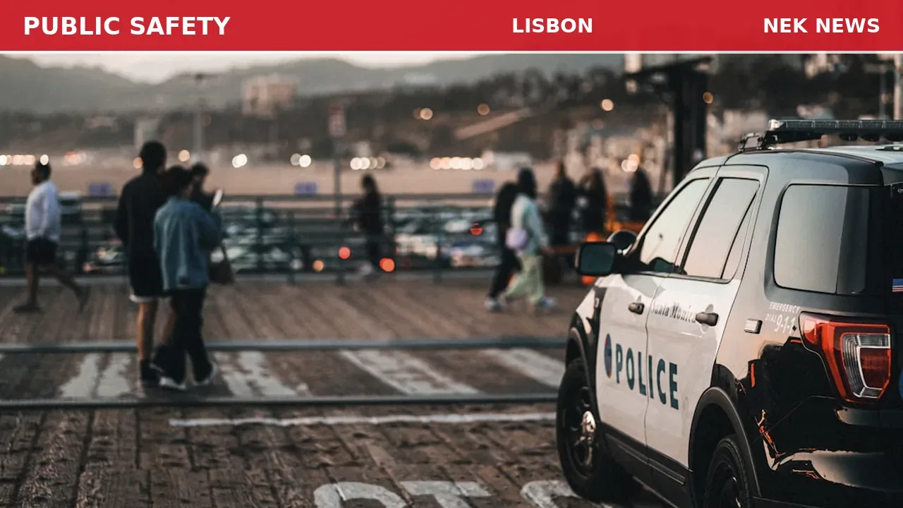 Vehicle in Ditch Crash in Lisbon